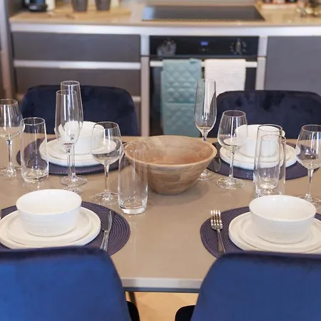 Entire 2 Bed - No. 44 - The Cosy Collection Ltd דירה *